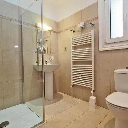 Villa Helios Court Arílasz